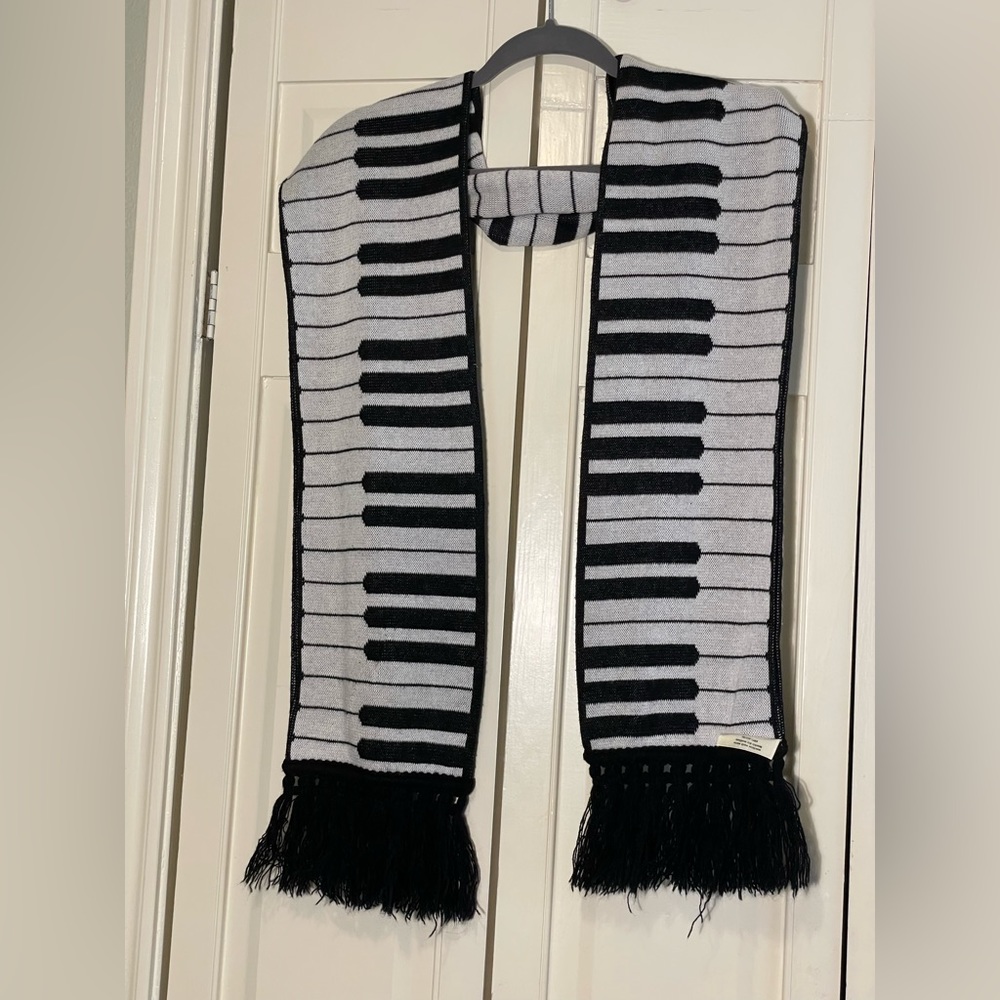 The Original Piano Keyboard Scarf made 1981 by Edgerton- Vintage - EUC